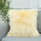 LIGICKY Kunstfell Kissenbezug Einfarbig Plüsch Weich Künstlich Pelz Throw Kopfkissenbezug Kissenhülle Dekorative Quadrat Kissen Dekokissen für Sofa Schlafzimmer Auto, 45 x 45 cm Beige