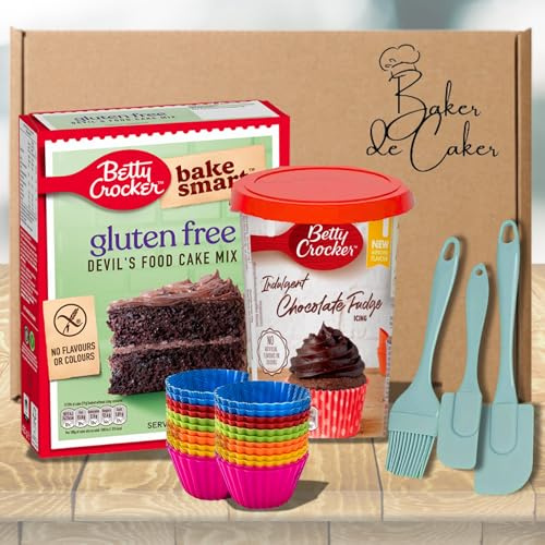 Betty Crocker Gluten Free Chocolate Cake Mix & Icing Baking Bundle | Includes chocolate cake mix 425g, chocolate fudge icing 400g, spatula set and 24 silicone cupcake cases for home baking