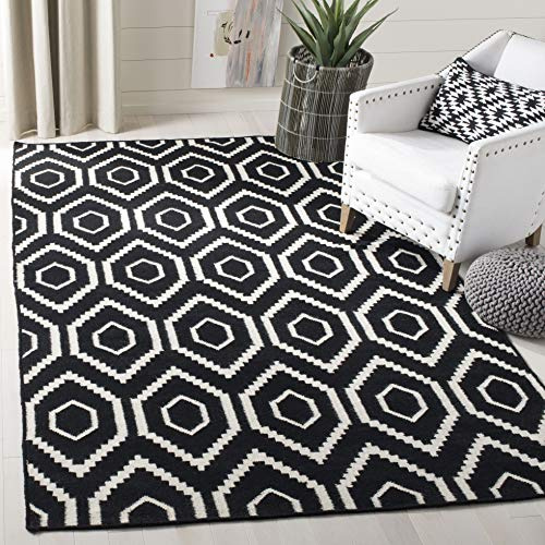 SAFAVIEH Dhurries Collection Area Rug - 5' x 8', Black & Ivory, Handmade Flat Weave Wool, Ideal for High Traffic Areas in Living Room, Bedroom (DHU556L)