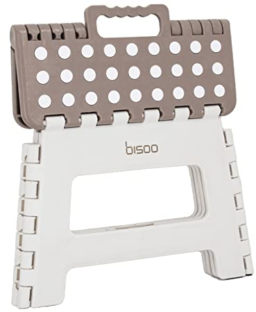 bisoo Sgabello Pieghevole - Sgabello Bambini per Bagno e Cucina - Sgabello Portatile in Plastica - Sgabelli Pieghevoli con Colori Carini e Resistenti Fino a 120Kg - Altezza 22 cm Moka