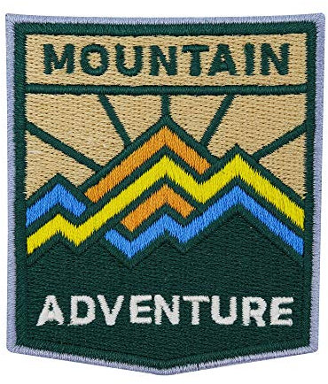 Finally Home Adventure Collection: Grüner Mountain Adventure Berge mit Sonne Patch zum Aufbügeln | Outdoor Abendteuer Wandern Patches, Bügelflicken, Flicken, Aufnäher auch geeignet für Rucksäcke