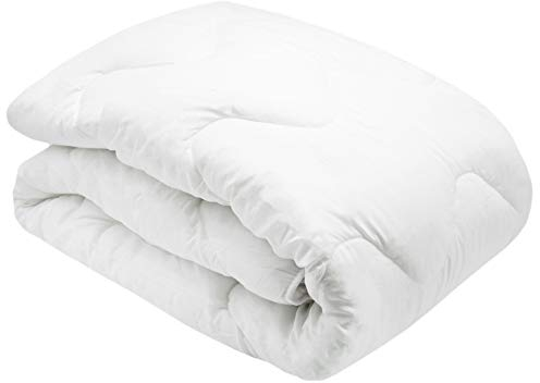 ZOLLNER schwer entflammbare Bettdecke - Polyester - mit Wellensteppung - 135x200 cm - Wärmeklasse 4 - Made in Europe - waschbar bis 60°C - Oeko Tex® Zertifiziert