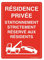 AUA SIGNALETIQUE - Panneau Prépercé (4 Trous) avec Angles arrondis - PVC Rigide 1.5 mm - (210x300 mm, Résidence Privée Stationnement Réservé)