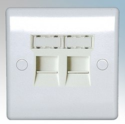 BG Electrical 8RJ45/2 Nexus White Moulded Twin Flush Mounting RJ45 Data Socket with IDC Terminals