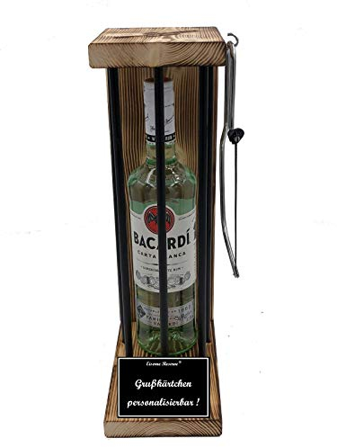 Personalisierte Geschenke für Männer Frauen Geschenkidee mit Namen - Eiserne Reserve Black Edition Bacardi Rum (1 x 0.7 l) incl. Notsäge - Papa Mama Geburtstag Hochzeit
