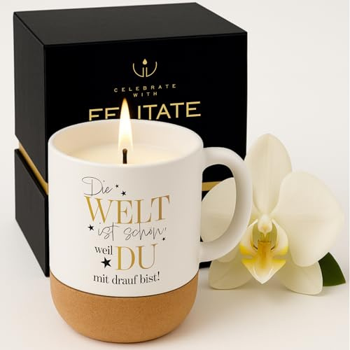 FELITATE Geschenk für Frauen & Männer, 2in1 Duftkerze in Tasse mit Spruch | Die Welt ist schön Geschenke zum Geburtstag, Vatertag & Muttertag, Geschenkidee für Kollegen, Freundin, Opa & Oma