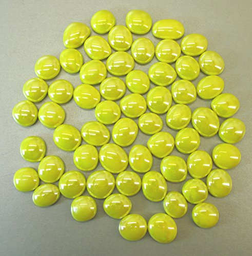 Ullmannglass Glasnuggets - Dekosteine - Muggelsteine, klein (Ø ca. 16-18mm) in opalgelb irisierend zu 200g verpackt.