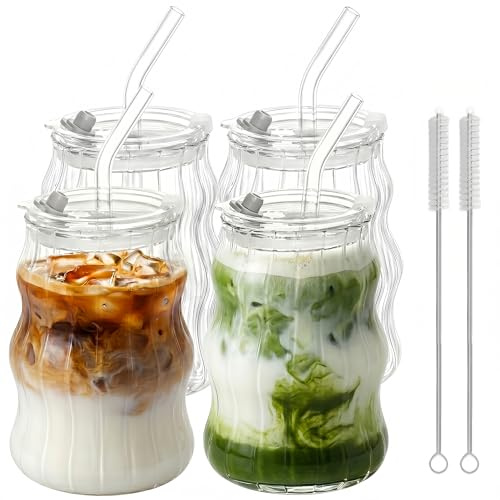 Tel Charme * 4-Pack 530ml Ribbed Glass Tumblers with Lids & Straws – Clear Wavy Iced Coffee Cups for Smoothies, Matcha & Cold Brew