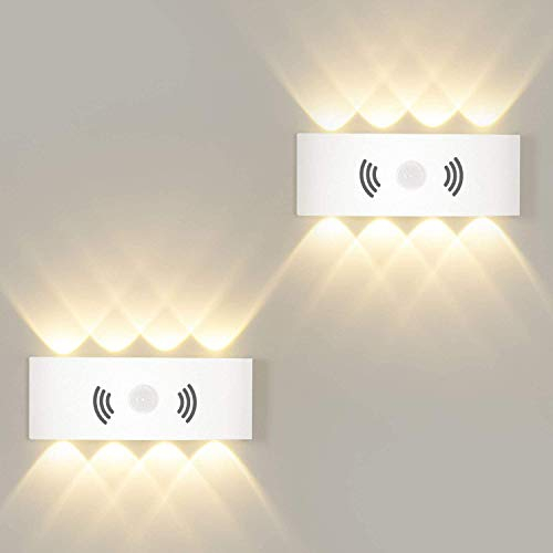 Kingwei 2 Stücke LED Wandleuchte Aussen 8W mit Bewegungsmelder Aussenlampe 3000K Warmweiß Außenlampe IP65 Wandlampen innen Up and Down Außenwandleuchte Weiß