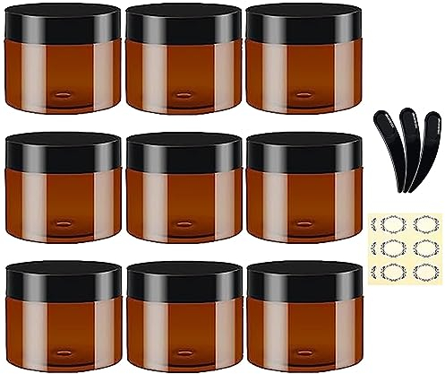 Apstaqeoo Lot de 9 récipients cosmétiques ronds en plastique ambré de 60 ml avec couvercles noirs, 3 spatules et 12 étiquettes – Bocaux de voyage rechargeables pour lotion, pommades, crèmes, gel