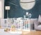 Bellabino Tapi Bett 140x200 cm, Kinderbett mit extra hohem Rausfallschutz, inklusive Lattenrost, Montessori Bodenbett für Jungen und Mädchen aus Kiefer Massivholz, weiß lackiert, Bed