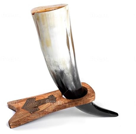 Norse Tradesman Echtes Ochsenhorn 50 Cm Wikinger trink horn Met Zum Trinken Mit Graviert Mit Mittelalter Bier Hornständer Geschenke Jute-geschenksack Enthalten (the Mjolnir, Hochglanzpoliert)
