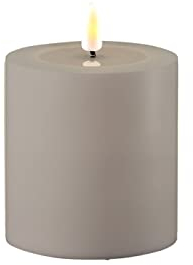 LED Kerze Deluxe Homeart, Outdoor LED Kerze (Kunststoff Kein Echtwachs) mit realistischer Flamme, warmweißes Licht, Hitzebeständig für den Aussenbereich (Grau)