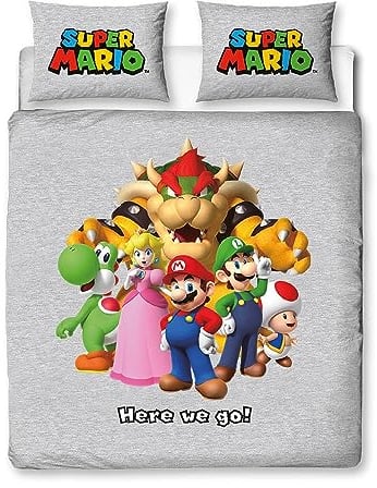 Nintendo Super Mario Offizielles Bettbezug-Set für Doppelbett, Here We Go Design, wendbar, zweiseitig, offizieller Merchandise-Artikel inklusive passenden Kissenbezügen, Doppelbett-Set | Polycotton