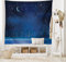 ABAKUHAUS Mond Wandteppich, Winter Saison Wunderland Sternenhimmel Nacht Wald Landschaft Landschaft drucken, aus Weiches Mikrofaser Stoff Wand Dekoration Für Schlafzimmer, 230 x 140 cm, Dunkelblau