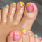 Mezrkuwr Lot de 24 faux ongles d'orteils à coller - Rose - French Tip - Avec motifs en dentelle arc-en-ciel - Ongles d'orteils mignons et brillants en acrylique