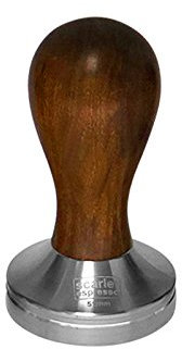scarlet espresso | Tamper »Classic«, stilvoller Espresso-Stempel mit ergonomischem Griff aus Edelholz, für perfekten Espresso, Barista-Werkzeug (49 mm, Sandelholz - Dunkelbraun)