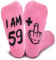 SREBIWO 60 Geburtstag Frauen Socken, Lustige Kuschelsocken Frauen, Geschenkideen zum 60 Geburtstag Frau Socken mit Spruch für Mama, Damen, Schwester, Kollegin, Partner zum Geburtstag (60 Pink)