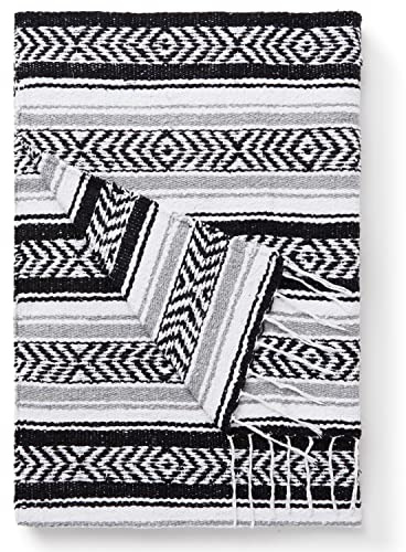 Laguna Beach Textile Co mexikanische Decke in Schwarz und Grau, für Strand, Yoga, Camping oder als dekorative Überwurfdecke, traditionell handgefertigt, Grau/Schwarz