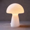 BUTLERS Tischleuchte in Pilzform – Fungi Town – Pilz-Tischlampe aus Glas | Deko-Leuchte für Wohnzimmer Büro Schlafzimmer | Schreibtischlampe Nachttischlampe mit Kabel und Kippschalter E27