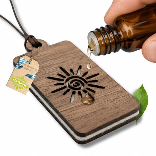 Duftbaum Auto [Sonne] Holz Diffuser für ätherische Öle, 100% Nussbaum, Auto Duft mit verschiedene Designs, wiederverwendbar mit Filzpad, Handgefertigt in Bayern, Eleganter Lufterfrischer