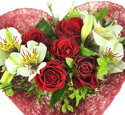 Rosenherz mit roten Rosen - Inklusive Grußkarte