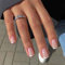 Ceboic 24 Stück Press on Nails Kurz, Nude Rosa Nageltips Französische Nägel zum Aufkleben mit Weiß Rand Design, Vollständige Abdeckung Künstliche Nägel Acryl Fingernägel Fake Nails für Frauen Mädchen