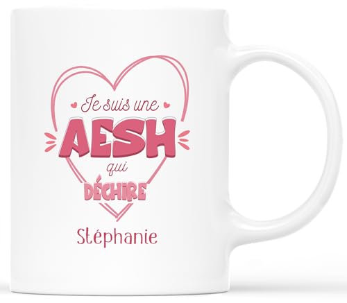𝗖𝗔𝗗𝗘𝗔𝗨 𝗣𝗟𝗨𝗦 Mug Personnalisé Prénom - Je Suis Une AESH Qui Déchire - Cadeau AESH, Idée Cadeau Pour AESH, Tasse Personnalisé AESH, Mug AESH, Tasse Personnalisée AESH, Mug Merci AESH