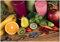 Wallario Vliestapete Fototapete Bunte Smoothies mit Obst in der Küche - Wandtapete Größe: 350 x 245 cm