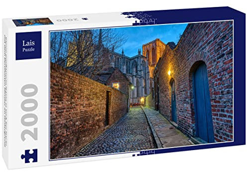Lais Jigsaw Puzzle Small cobbled lane in York by night with the famous Minster in the background 2000 pieces