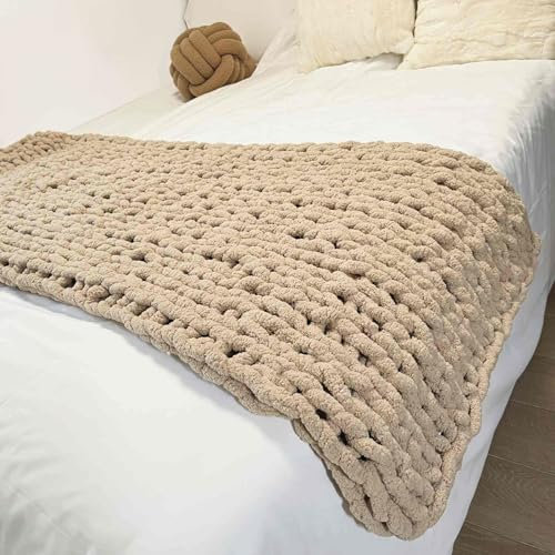 Chunky Strickdecke 102 x 102 cm, Chenille-Decke, handgefertigt, warm, gemütlich, perfekte Kuscheldecke, weiche und atmungsaktive Fleecedecke, Weihnachtsgeschenk für Sofa, Bett oder Couch (Beige)