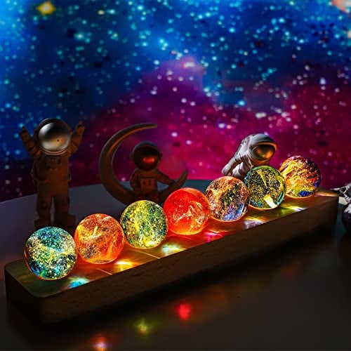 KRISININE Lot de 7 sphères de guérison Naturelles Chakra avec Support en Bois LED de 40 mm - Pierres en Cristal de Quartz pour la méditation - Énergie Positive - Boules décoratives pour la Maison