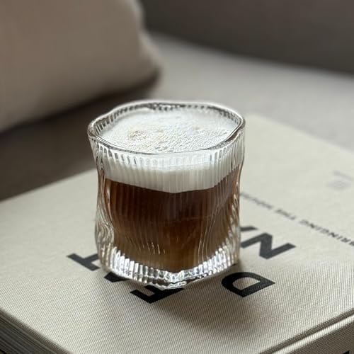 Zoha Diamond Stripe Gläser 200 ml im 4er Set – Design Teegläser & Kaffeebecher Glas – Wellengläser für Iced Coffee & Saft – Whiskey Bargläser – Spülmaschinengeeignete Gläser geriffelt