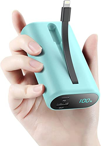 HETP Power Bank 10800mAh, PD 15W 3.0A Powerbank mit Eingebaute Kabel, 3 Ausgänge LED-Anzeige Kleines Externer Akku Kompatibel mit iPhone 14/14 Plus/14 Pro Max/13/13 Pro Max/12/12 Pro/11/XR/XS/X/8-Grün