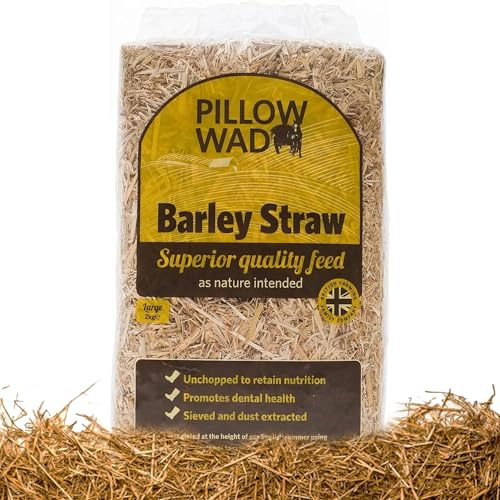 Pluto Packaging Soft High Absorbent 2kg Barley Straw Bedding | Traps Heat & Keeps Pets & Animals Warm