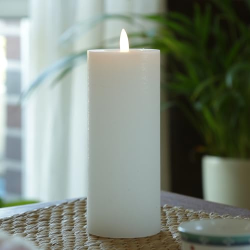 MARELIDA LED Kerze in Rustik Optik Echtwachskerze Stumpenkerze mit leicht flackernder Flamme und Timer Wachskerze für Innen in weiß (D: 7cm - H: 19cm)