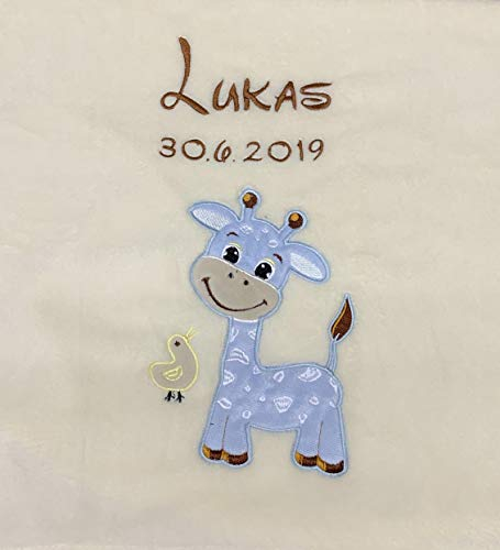 KIDDI-MEDIA Babydecke mit Name und Geburtsdatum Bestickt/kuschelig weich / 1A Qualität (Beige - Giraffe Hellblau)