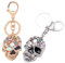 2 Stücke Totenkopf-Schlüsselanhänger, Creative Rhinestone Skull Schlüsselanhänger, Fashion Damen Bag Ornaments, Gelten Auto Schlüsselring Charm(Gold und Silber je Einer)