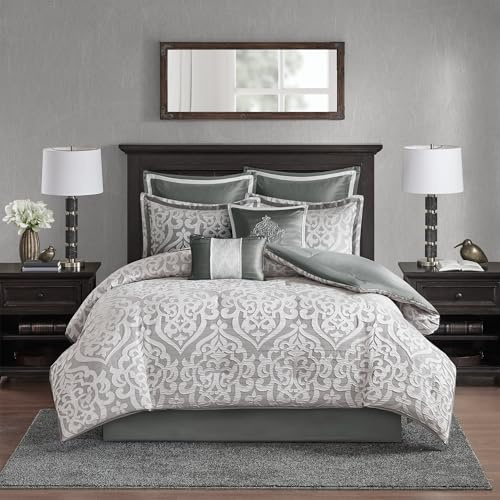 Madison Park Odette Gemütliches Bettdecken-Set, Jacquard-Damast-Medaillon-Design, Moderne Ganzjahres-Bettwäsche, Kissenbezüge, dekorative Kissen, Kingsize-Bett (264,2 x 233,7 cm), Silber, 8-teilig