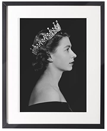 LINGJIONG 2 Stück Queen Elizabeth II Wandposter | Union Jack Queen Mother Royal Family Crown Poster, Druck einer königlichen Portrait Königin Elizabeth II trägt ein Abendkleid als Wanddekoration