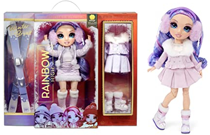 Rainbow High Winter Break Violet Willow - Lila Modepuppe mit 2 Outfits, Skiausrüstung und Puppenständer - Skier, Schlittschuhe, Accessoires und mehr - Sammelpuppe für Kinder ab 6 Jahren