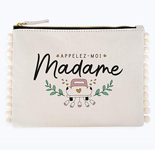 Manahia Pochette Pompon Cadeau Mariage - Appelez moi Madame - Cadeau Mariée - Trousse en Coton - Future Mariée - Cadeau EVJF - Cadeau Femme - Cadeau Jeune Mariée - Just married