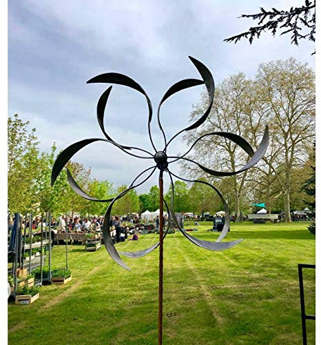 L'Héritier Du Temps Envoûtante Eolienne sur Pic Mobile de Jardin en Acier Brut 19x54x208cm