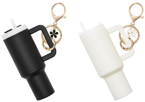TTPSRY Mini Cup Schlüsselanhänger 2 Pcs Stanley Cup Zubehör mit Blumen Anhänger Harz Lippenbalsam Halter perfekt für Taschen & Schlüssel Outdoor Reisen(Schwarz+Cremeweiß)