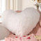Yhoelata Herzkissen, Schneeweiß Herzform Kissen Kuschelkissen, Love Zierkissen Aesthetic, Plüsch Kissen für Wohnzimmer Sofa Kind Schlafzimmer Bett, Geschenk 37x47 cm