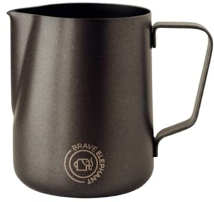 BRAVE ELEPHANT® Milchkännchen Edelstahl 350ml | Rostfreie Milchkanne Edelstahl für Latte Art | Barista Milchkännchen | Aufschäumkännchen für Barista (350ml, Schwarz)