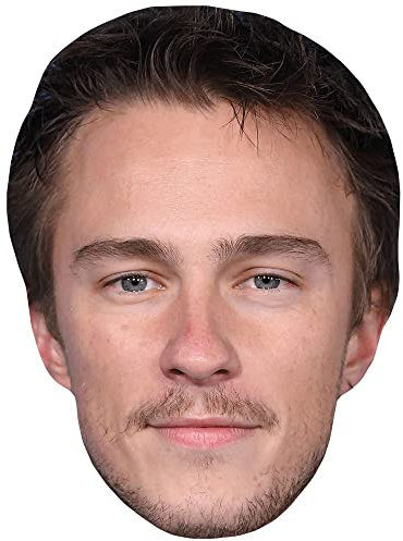 Drew Starkey (Stubble) Maske aus Karton