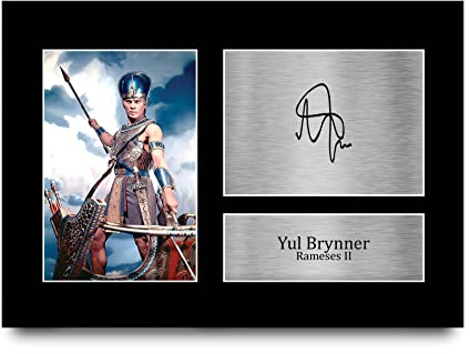 HWC Trading A4 Yul Brynner The Ten Commandments Geschenke Geducktes Signiertes Autogramm Foto für Fans von Film Memorabilien