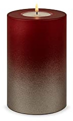 Qult Farluce Trend - Teelichthalter in Kerzenform • LEVI • Christmas Collection • Adventskerzen • Weihnachtskerzen • Kerze • Kunststoffkerze in Kerzenoptik (Ø 8 x h 12 cm, Merlot Red/Cream Gold)