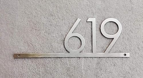 GUIZZO Creart - Numero Civico Esterno con Sbarra in Acciaio Inox, Targa Personalizzata con Numeri Civici Esterni, Via e/o Famiglia Made in Italy, Targhetta Personalizzata Porta Ingresso, 30x11H cm